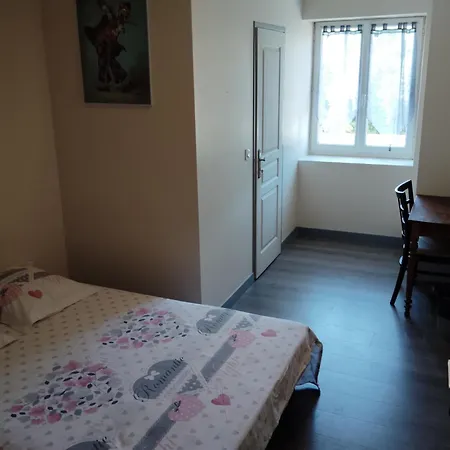 La Diligence Nocleg ze śniadaniem